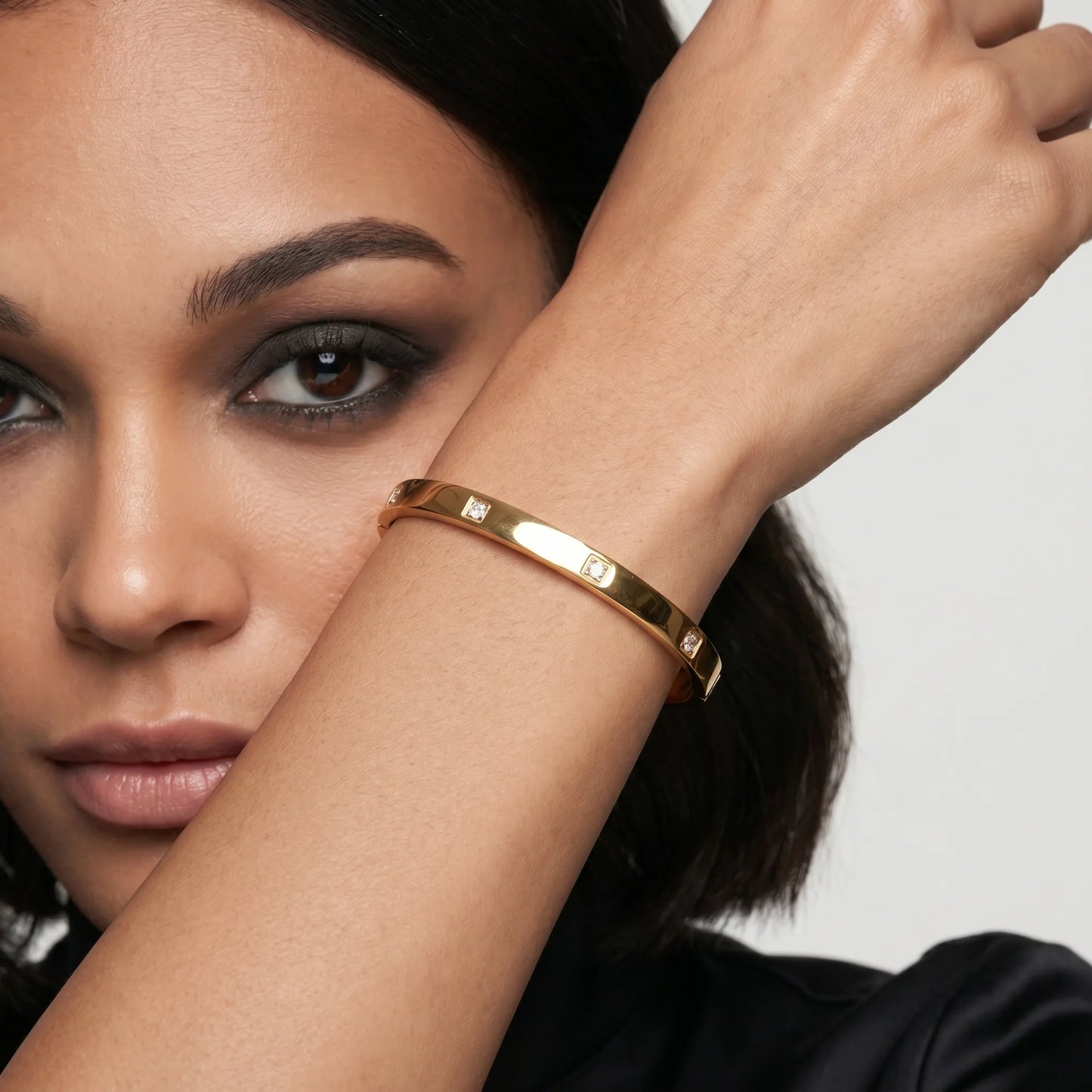 Inny Classic Solitaire Gold Bracelet