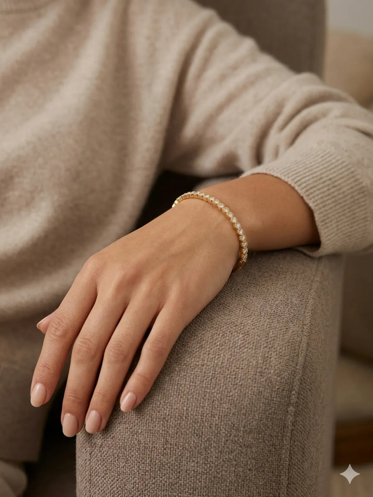 The Celeste Scalloped Eternity Bangle