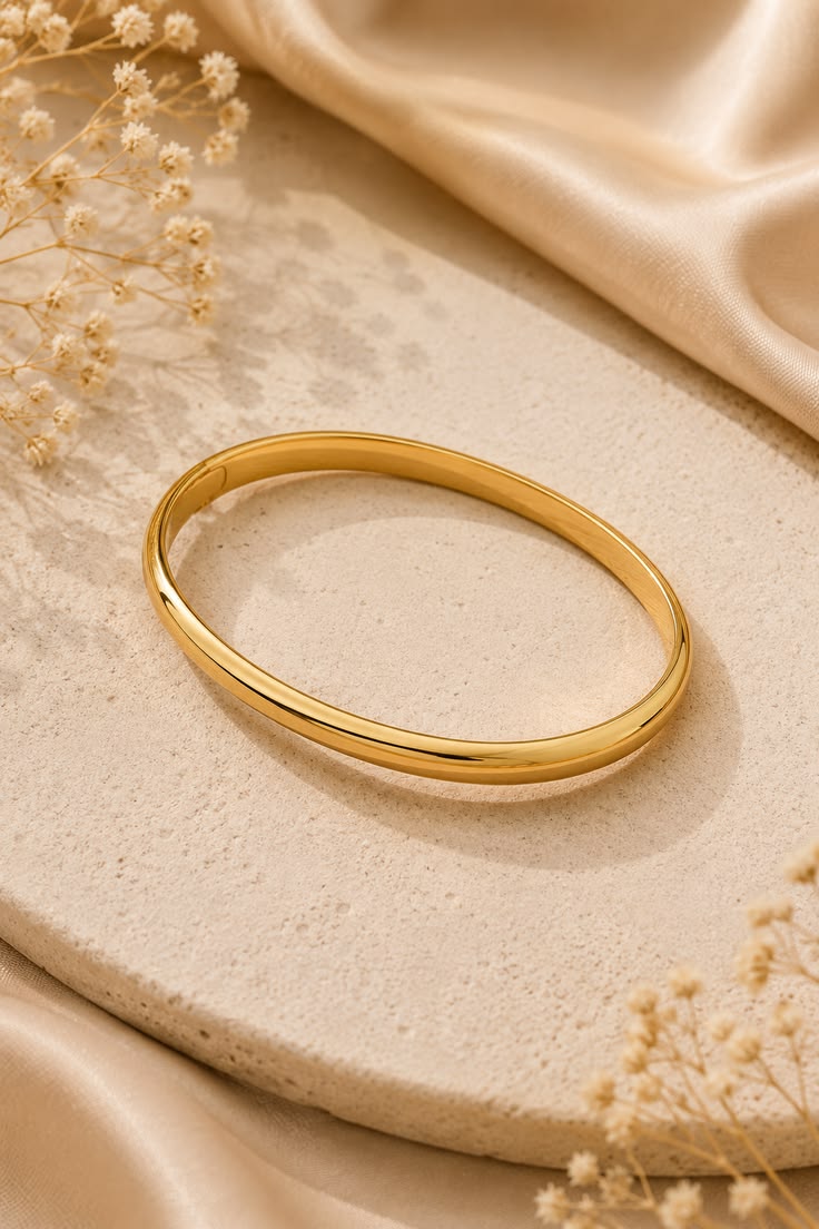Inny Gleam Plain Gold Bracelet