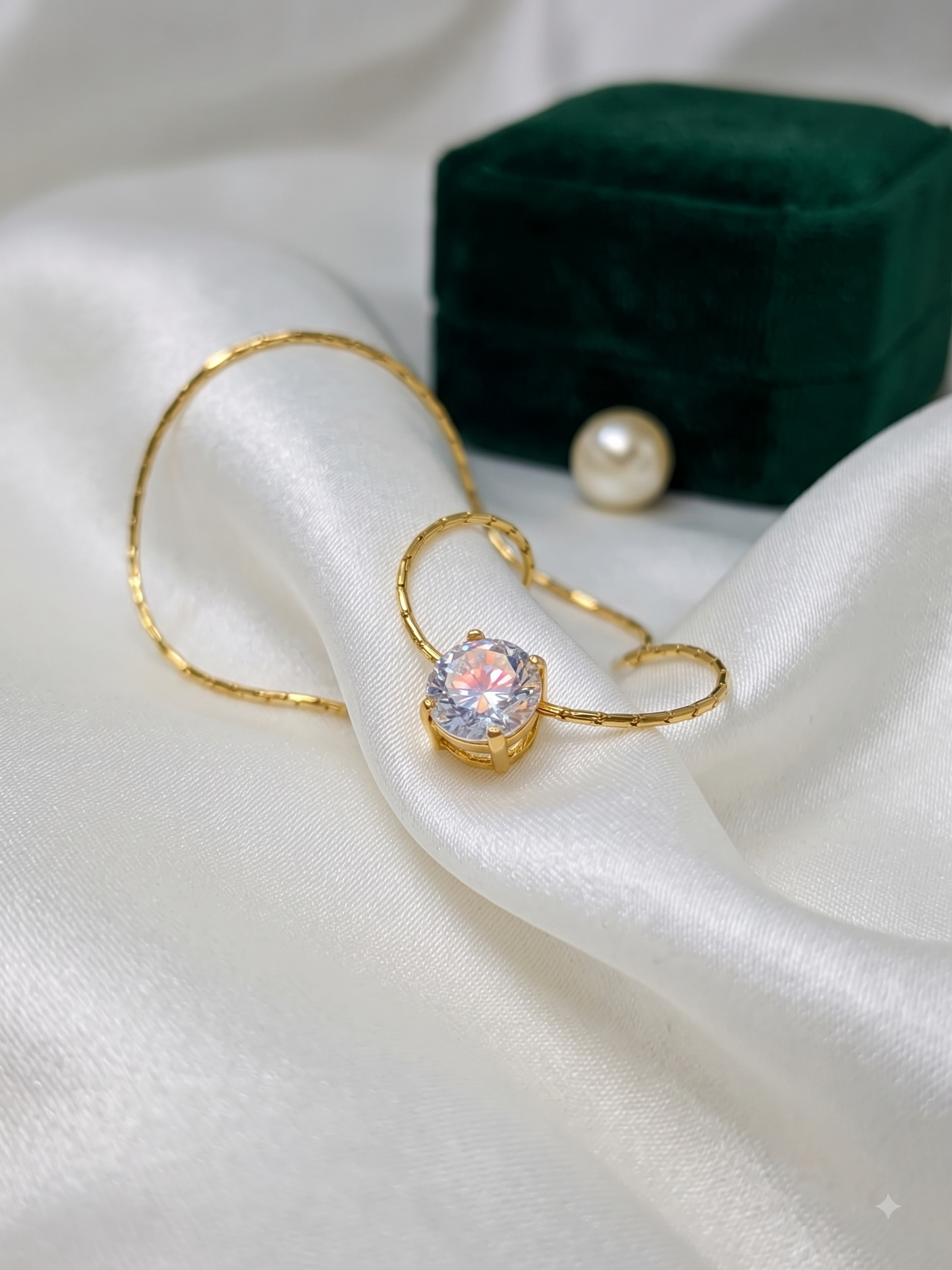 Inny Solitaire Glow Pendant