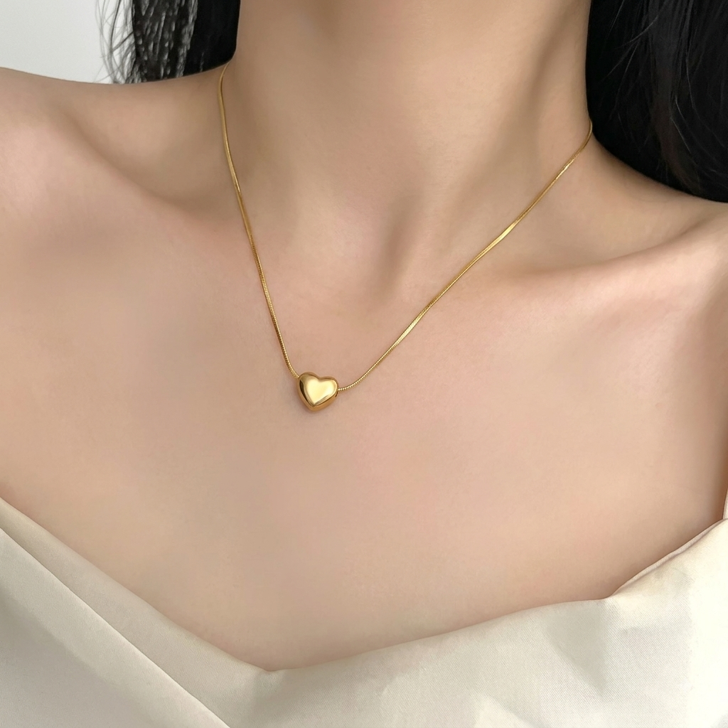 Inny HeartGlow Pendant Necklace
