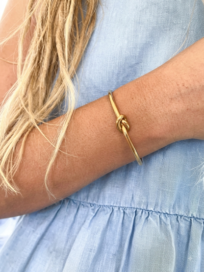 Inny Eternal Knot Open Bangle