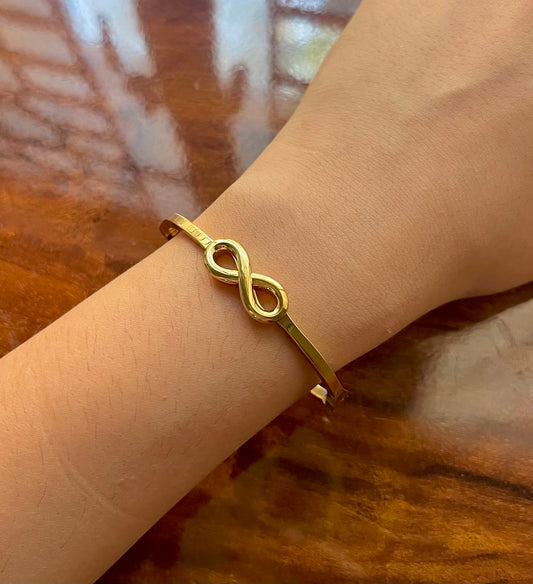 Inny Infinity Gleam Bracelet