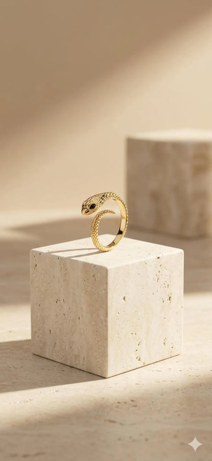 The Aurelia Serpentine Ring