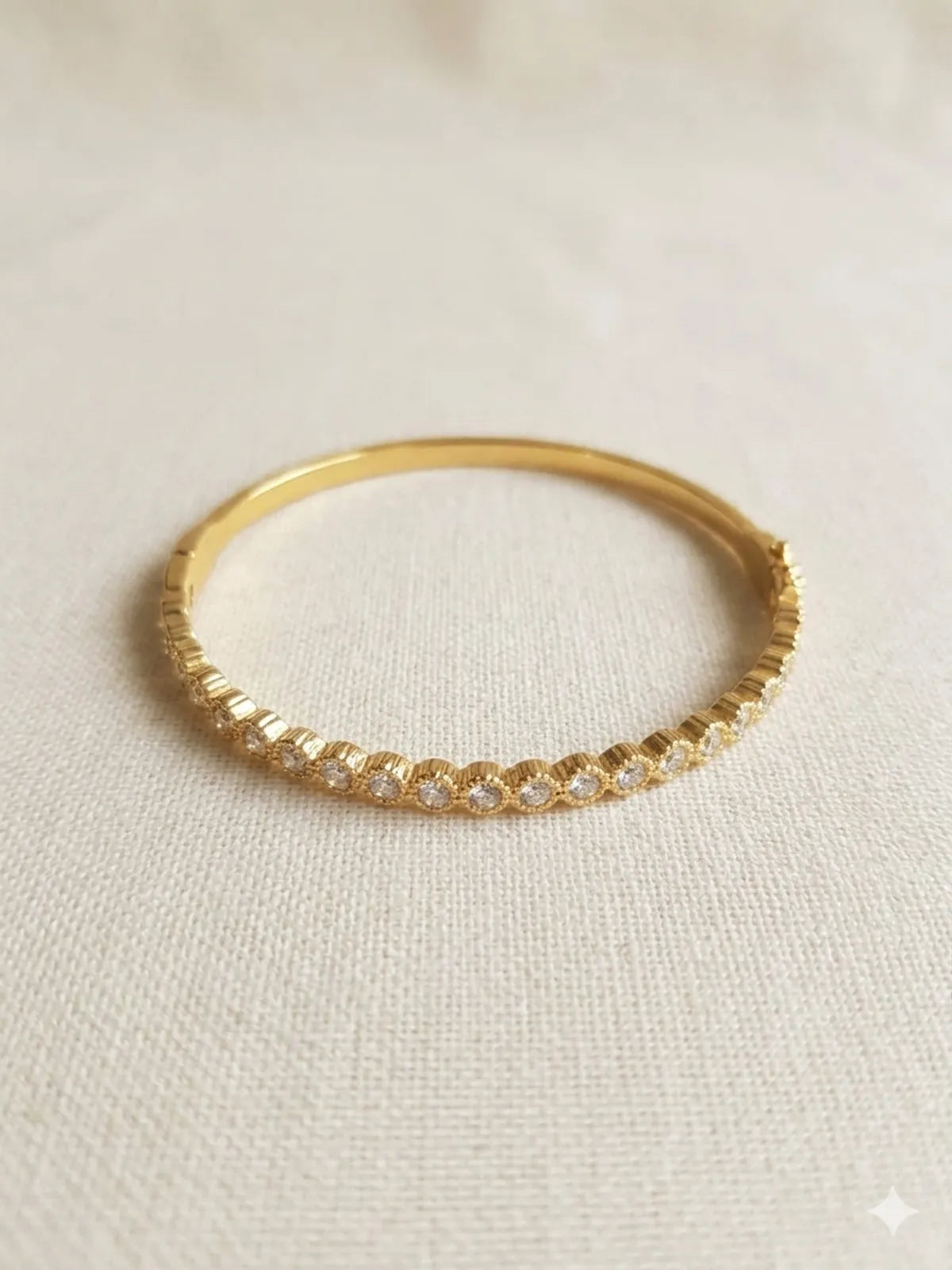 The Celeste Scalloped Eternity Bangle