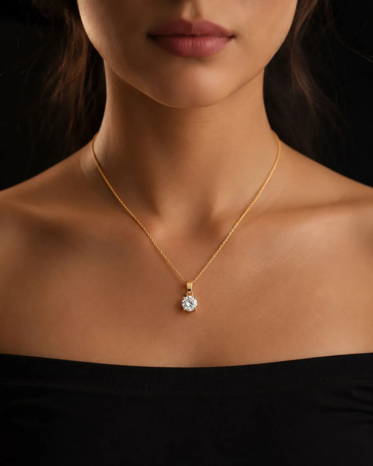 The Solitaire Étoile Pendant in  Gold