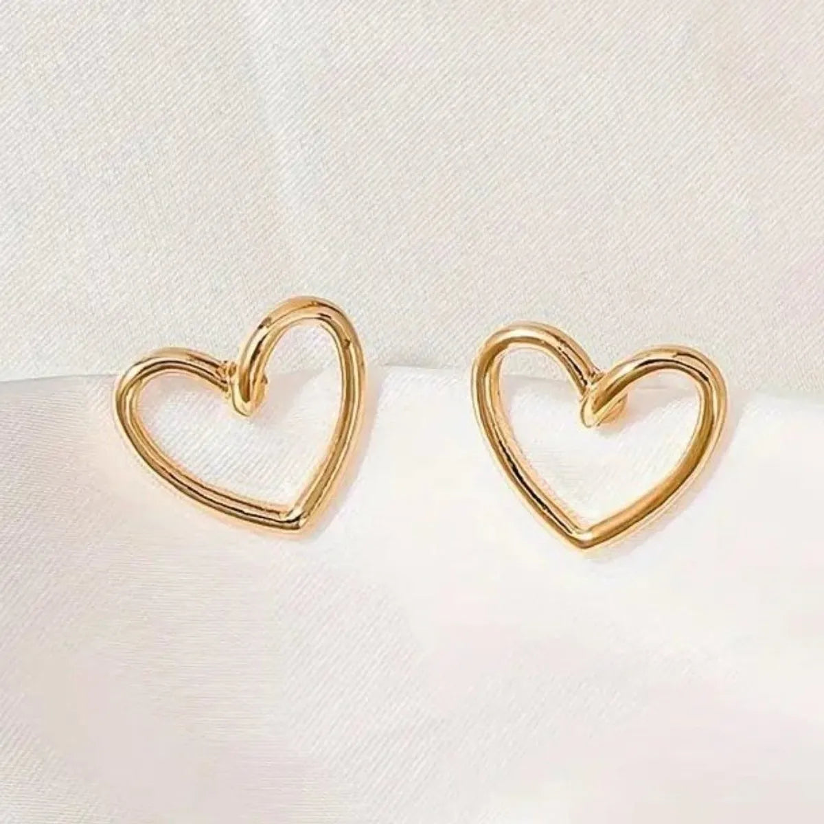 Gold Knotheart Pendant | 18 karat Gold Plated
